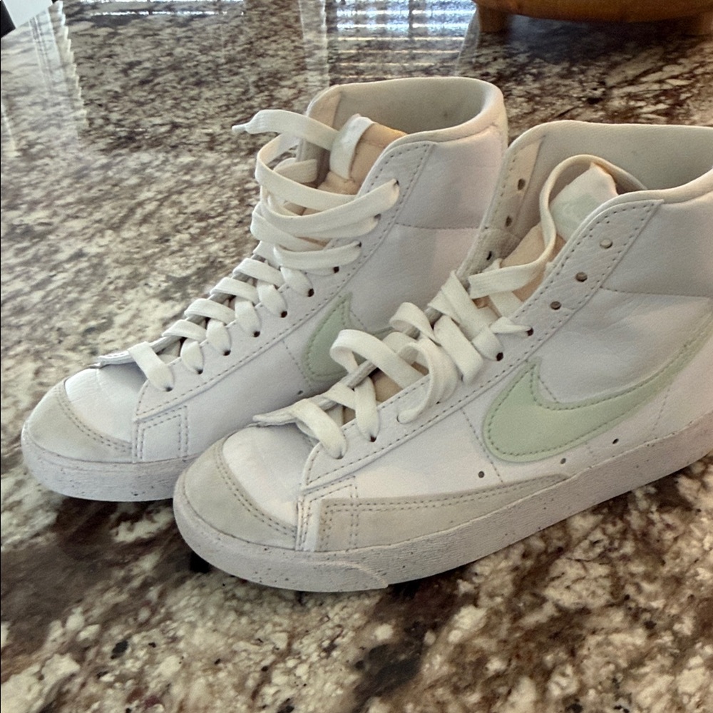 Nike High-Top Blazers White & gray with Light Green Swoosh